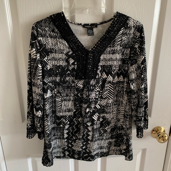 Robert Louis Black & White Patterned Blouse - Picture 2 of 6